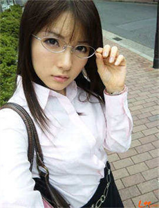 《倾世美人娇》