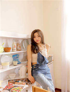 《周妍希美乳三点尽露图片》