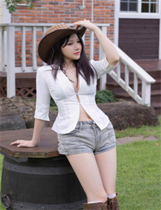 《姬川丽娜》