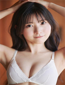 《强行挺进美艳老师的后臀》